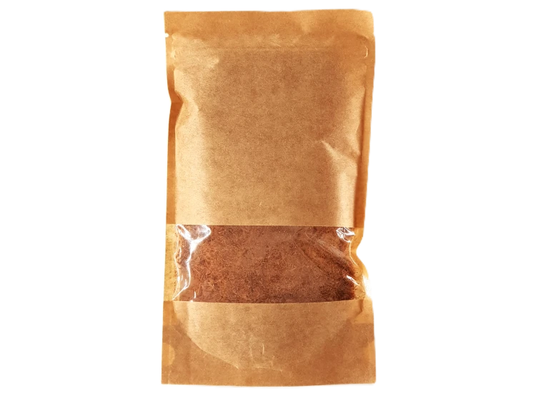 Zdjęcie przedstawia suszoną korę Vilcacora (Koci Pazur), znaną również jako Uncaria tomentosa. Produkt przeznaczony do przygotowania naparu. Wysokiej jakości surowiec zielarski dostępny w sklepie AdolfKudlinski.pl.