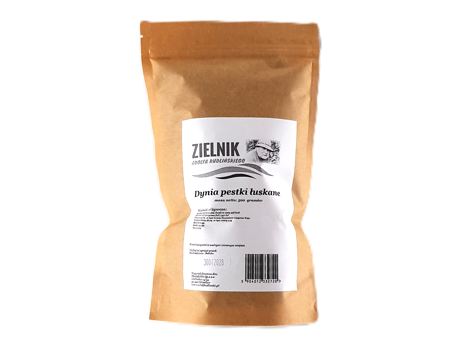 Zdjęcie przedstawia łuskane pestki dyni o naturalnym smaku i wysokiej jakości. Produkt doskonale sprawdza się jako dodatek do sałatek, pieczywa, musli, owsianek, granoli oraz wielu innych potraw. Dostępny w sklepie AdolfKudlinski.pl.
